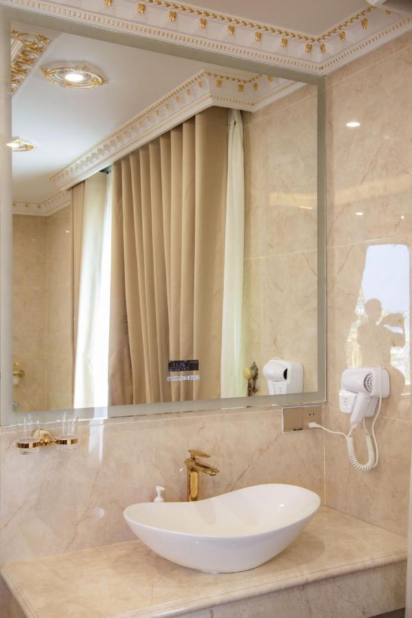 Tri Tam Hotel - Khach San Tri Tam Ben Luc מראה חיצוני תמונה