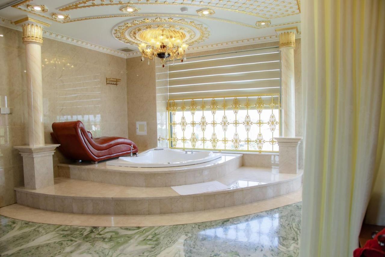 Tri Tam Hotel - Khach San Tri Tam Ben Luc מראה חיצוני תמונה