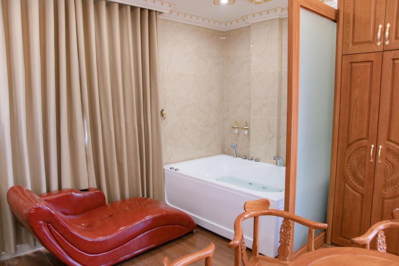 Tri Tam Hotel - Khach San Tri Tam Ben Luc מראה חיצוני תמונה